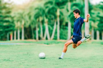 U17亚洲杯得与思：青少年球员面临2座大山，培养体系混乱纷争不断（配图示意）